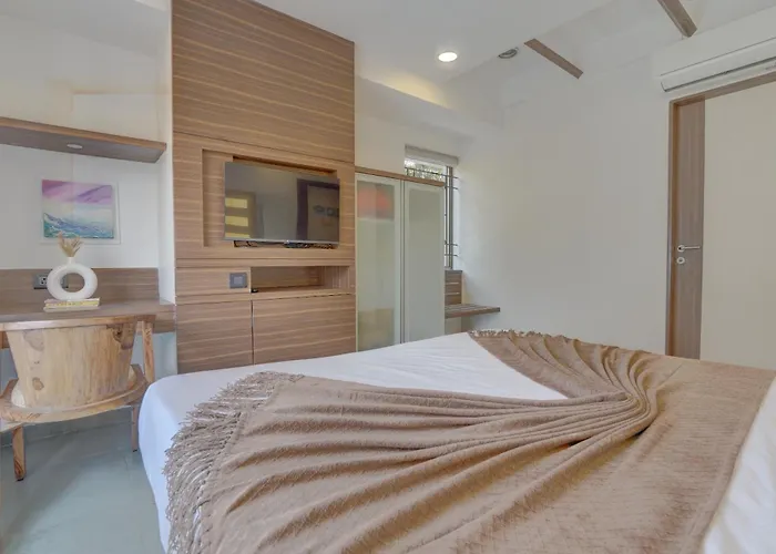 Alaya Stays Adarsh Villa Pet-Friendly 3-Bhk With Swimming Pool, Balcony, Bathtub And Scenic Views