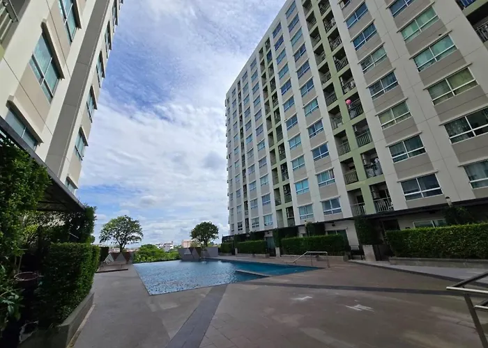 Comfy Apartment City Center Pool Gym Wifi