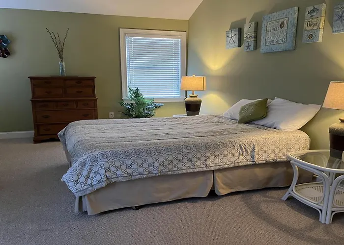 Large Oceanside Brant Beach Home Sleeps 16