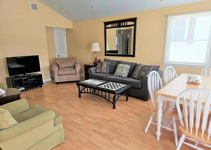 Brant Beach - Lovely, 2Nd Floor Duplex, Only 3 Houses From The Beach With Great Oceanviews From Both The Livdin Area And The Deck No Smoking, And