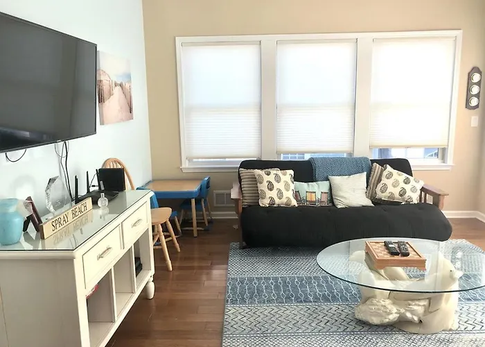 Single Family Ocean Block Wifi Beach Badges Washer And Dryer Private Yardspray Beach Ocean Block Contemporary 2Nd Off The Beach Close To