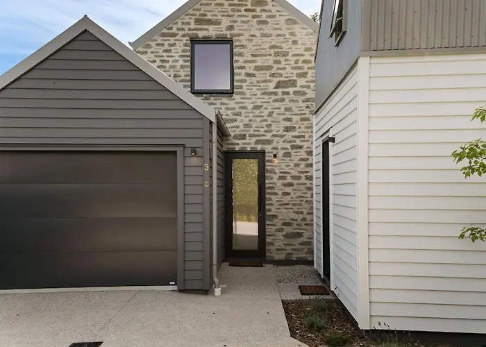 Shamrock Close