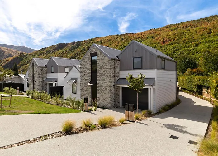 Shamrock Close