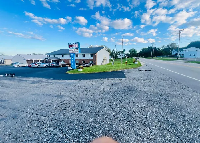 Villa Inn Motel Near Hwy 12 Wi Capital O