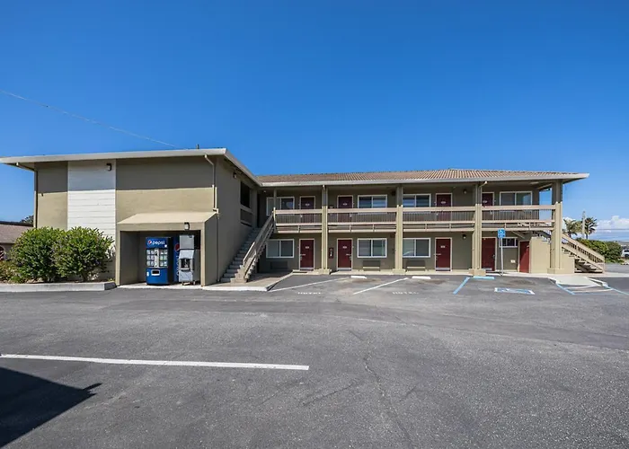 Coastal Valley Inn