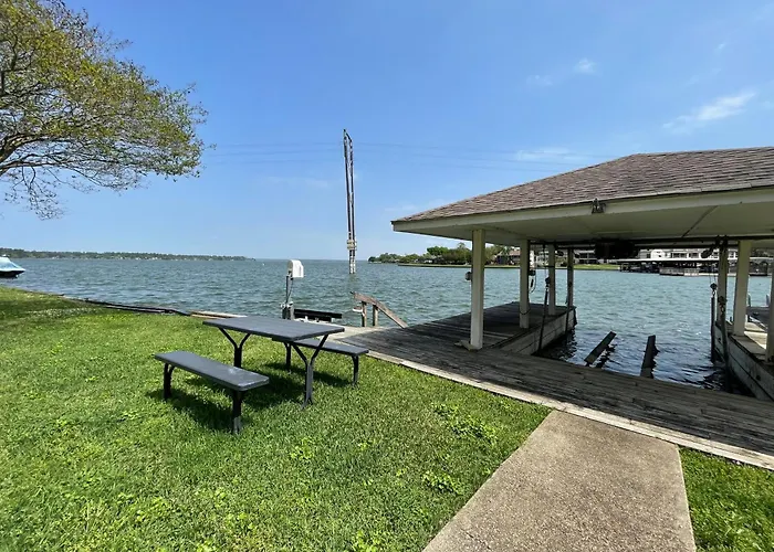 Linda'S Lake House Waterfront Home On Lake Conroe