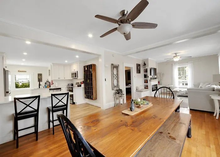 Main House-5 Bed 3 Bath-Pet Friendly 50 Fee