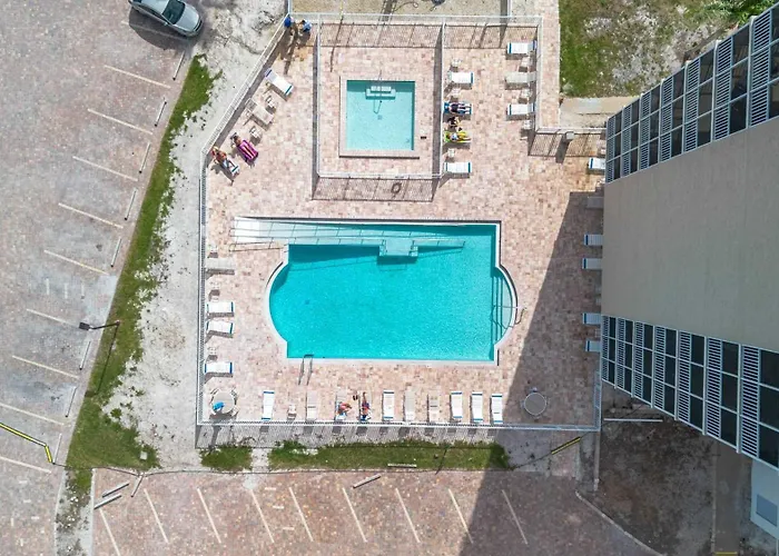Penthouse On The Bay 4002