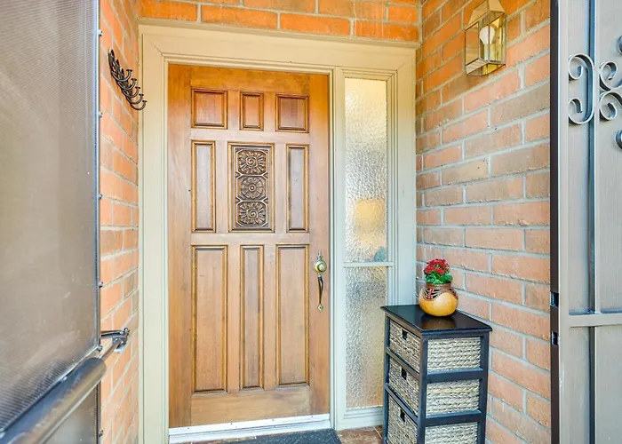 Close To Golf: Mtn-View Townhome In Green Valley