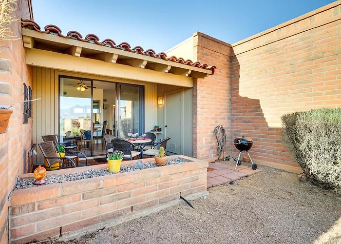 Close To Golf: Mtn-View Townhome In Green Valley