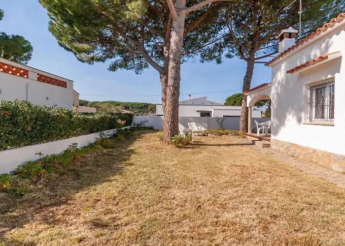 Villa Pinos By Vacay L'Escala