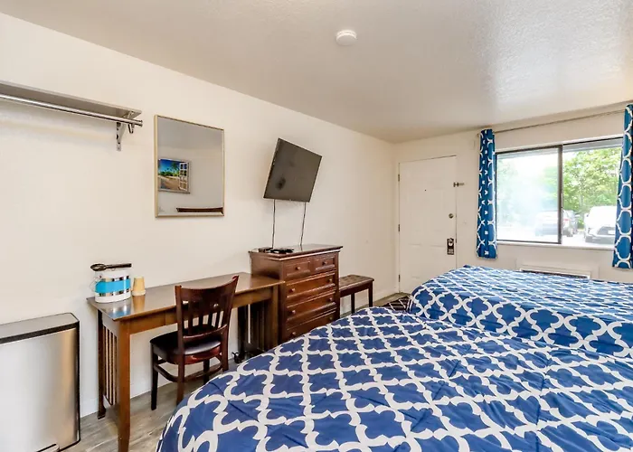 Belfair Motel