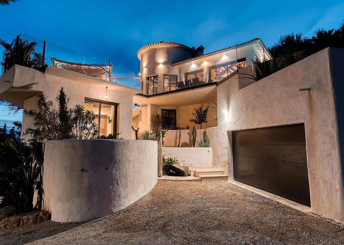 Villa Climatisee Au Lavandou Avec Vue Mer Avec Piscine Chauffee