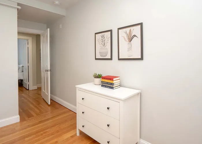Jennifer'S Cozy Apt Near Brown W In Unit Laundry