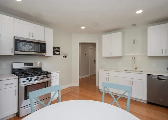 Jennifer'S Cozy Apt Near Brown W In Unit Laundry