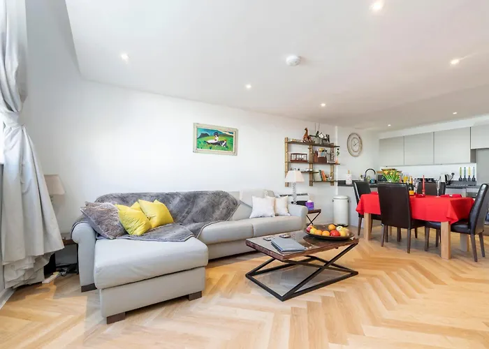 Thornton House Luxury Accommodation In The Town Centre With Private Parking