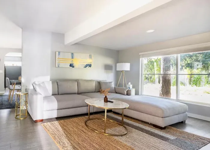 Tranquil Gem In Renton Minutes From Seattle