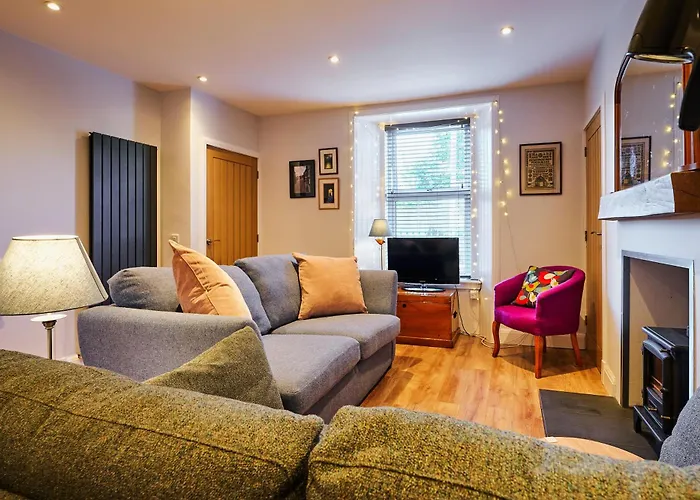 Blairgowrie - Cosy Terraced Cottage Sleeps 4