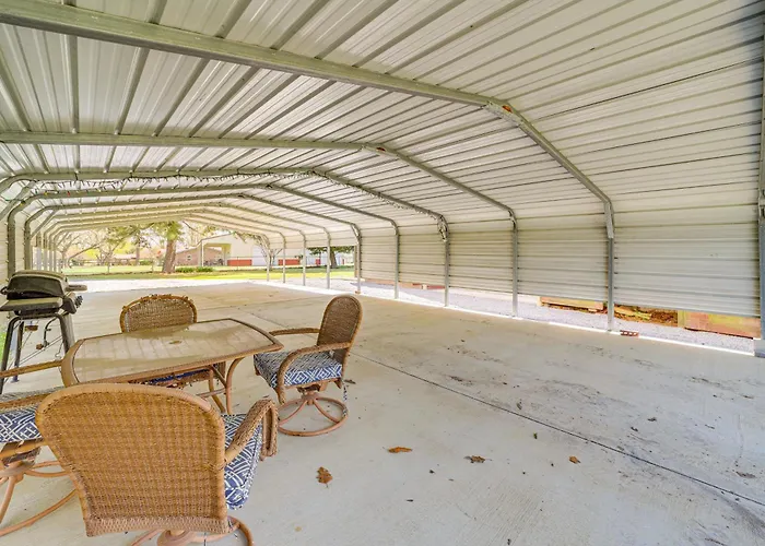 Walk To Beach: Eufaula 'Fisherman'S Delight' Home