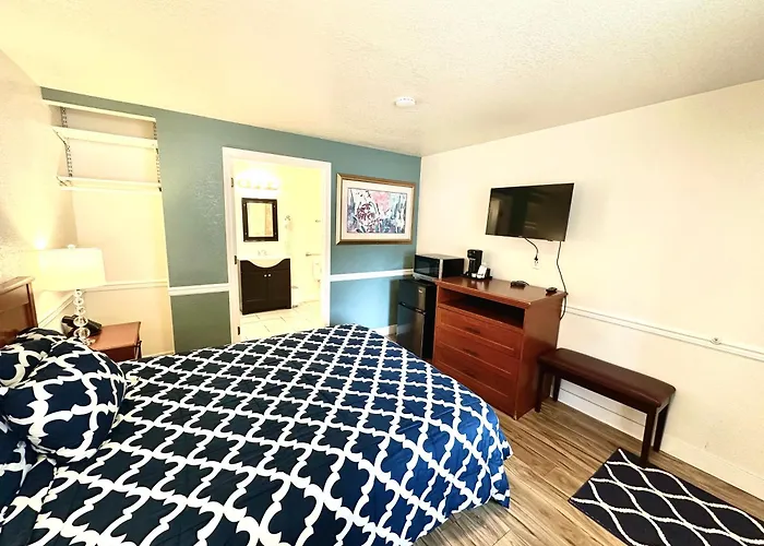 Belfair Motel