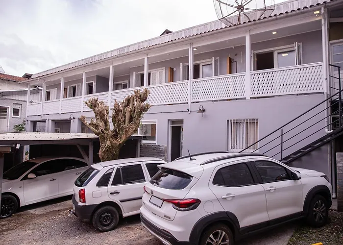 Hospedagem Vila Suiça Centro