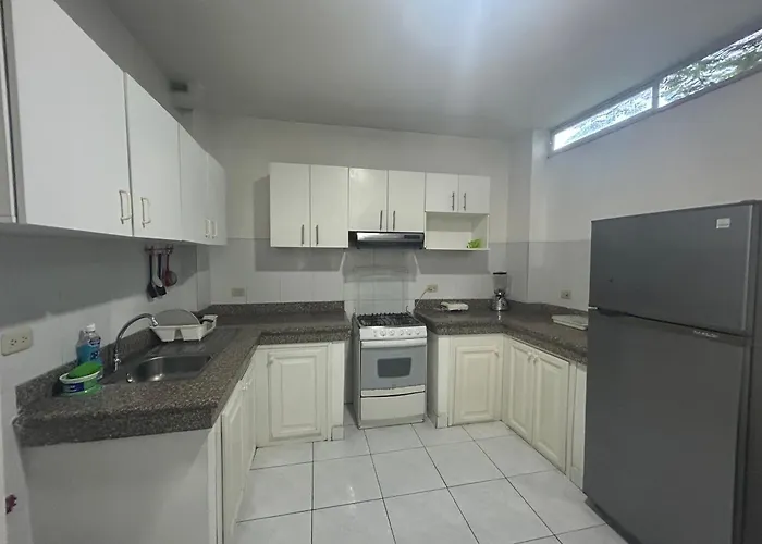Departamentos De 2 Y 3 Habitaciones En El Centro De Manta