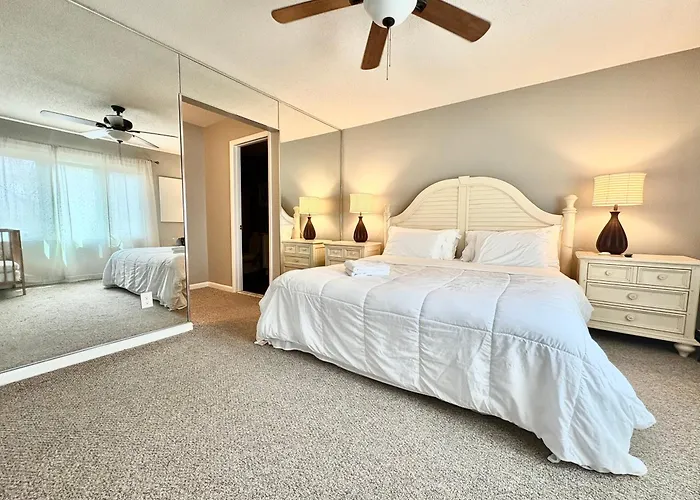 Elegant 3-Bedroom Condo In Lewes With Pond Views