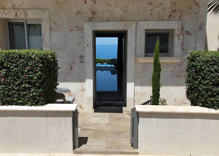 Olymp Luxury Villa C - Seafront Elegance With Infinity Pool And Exclusive Lifestyle