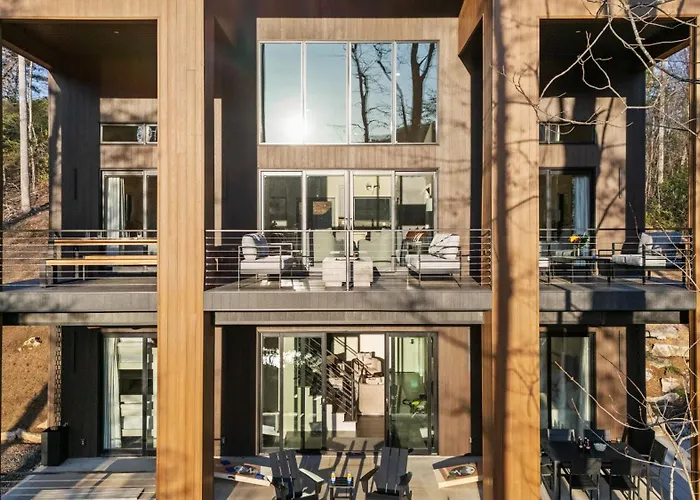 Pet-Friendly Riverfront With Hot Tub Views And Fishing