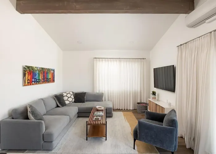 2BD Sashas Bungalow Beach Vibes 1 Block Away