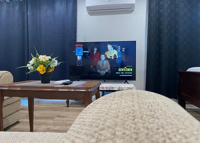 Quiet And Private Bachelor Unit