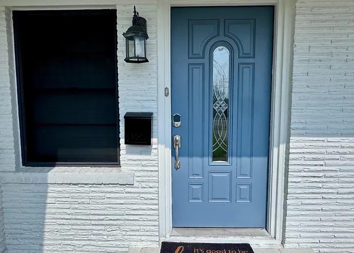 Entire Spacious 4 Bedroom Home For Professionals