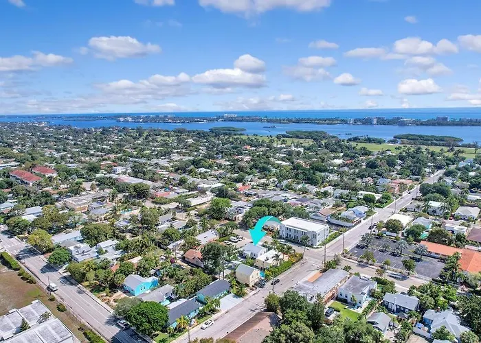 Casita Lake Worth - Beach Life!