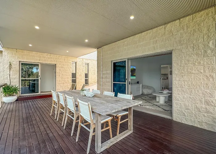 Serene Luxury Retreat On Malua Bay
