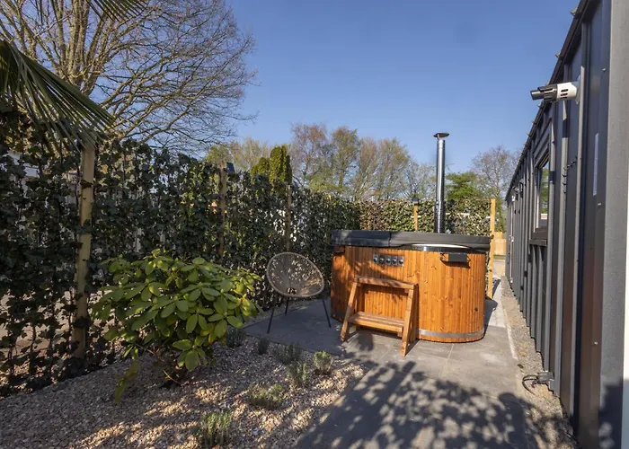 Tiny Wellness House In Heinkenszand With A Private Sauna, Hottub, Garden, Airco, Free Wifi, Boutique Design And A Luxury Wellness Experience