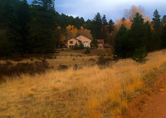 Secluded Retreat-Private Hottub & Beautiful Views