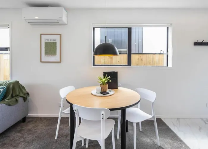 Sunny 2 Bedroom Oasis In Trentham