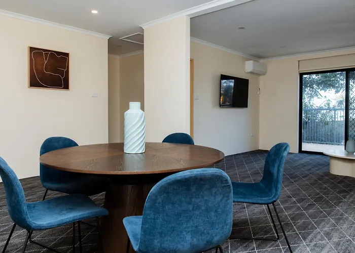 Lakeview Hotel Motel