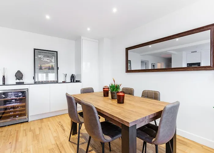 Luxueux, Climatise, 2 Chambres, Parking Prive Inclus, Design, Confort Premium, 80 M2, Proche Gare Sncf