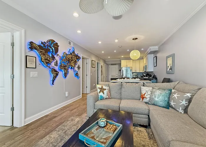 Luxurious Penthouse, King Beds. Dog & Ada Friendly