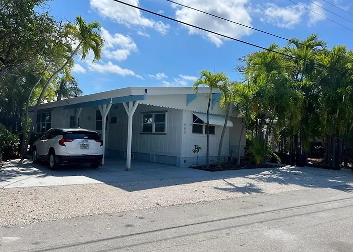 Flamingo Palms Cottage