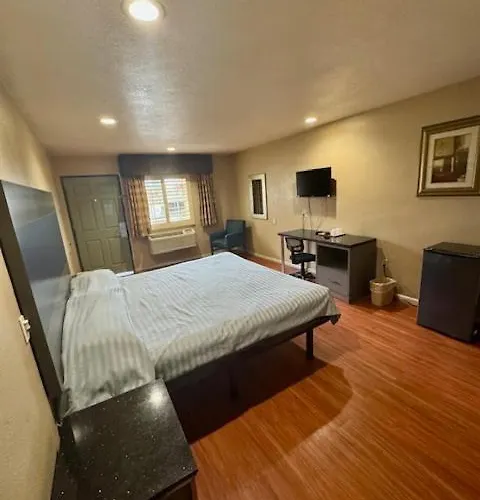Golden Star Inn