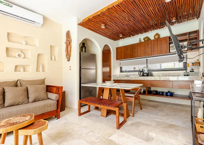Ocean Breeze Villa - A Few Steps From The Beach!
