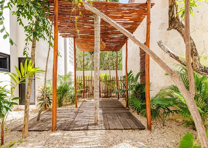 Ocean Breeze Villa - A Few Steps From The Beach!