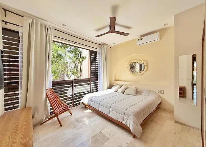 Ocean Breeze Villa - A Few Steps From The Beach!