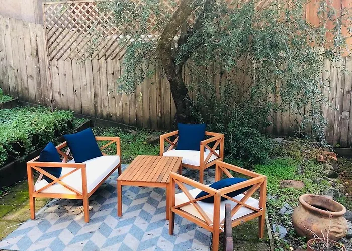 2 Queen Beds, Dog Friendly, Fenced In Yard