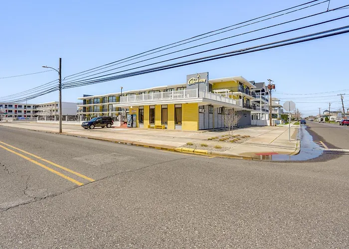 Walk To Beach: North Wildwood Condo W/ Pool Access