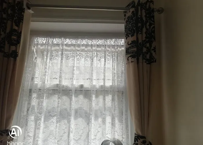 Charming Bradford Room To Rent With Shared Facilities