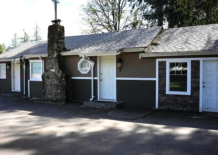 Malahat Bungalows Motel