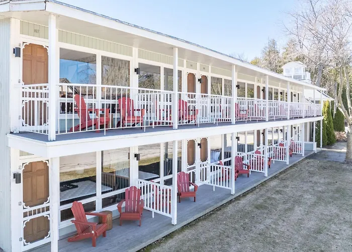 Spruce & Shore Motel